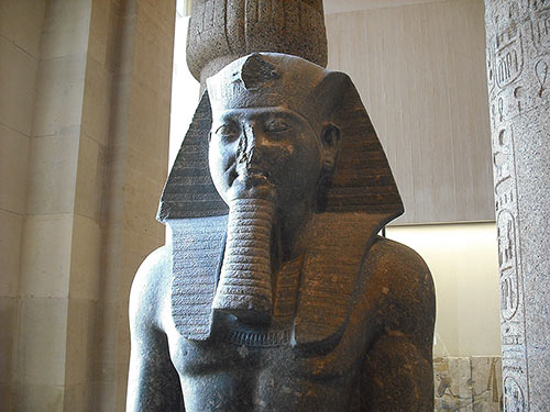 Statue colossale de Ramsès II